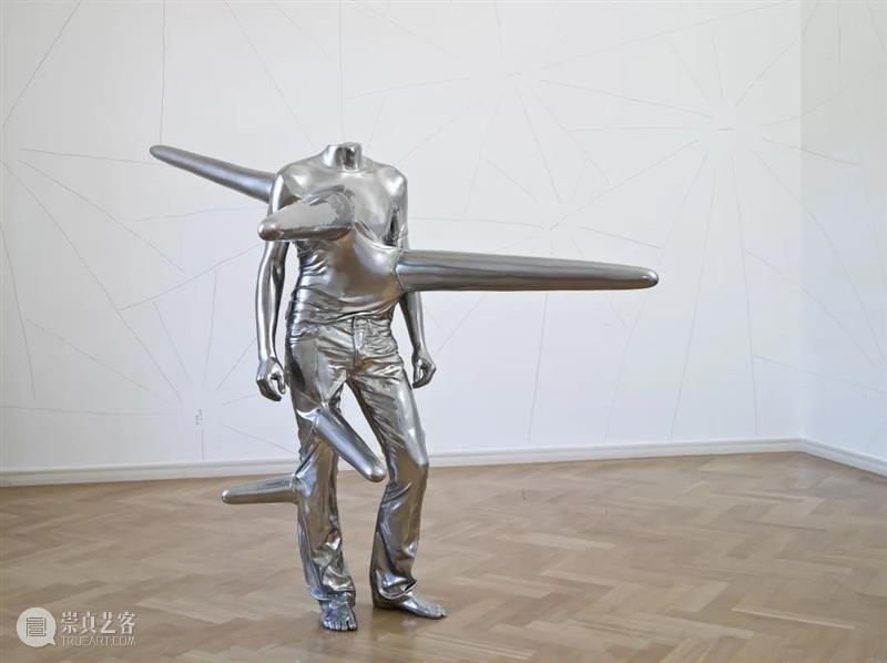 艺术家 | 欧文·沃姆 Erwin Wurm 博文精选 Thaddaeus Ropac 欧文 沃姆 Wurm 艺术家 作品 问题 雕塑 概念 日常生活 时代 崇真艺客